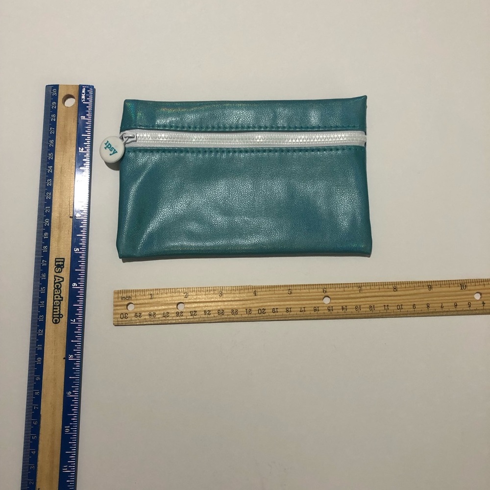 Ipsy glam bag